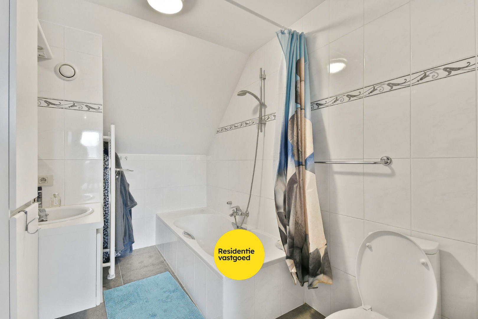 Duplex-appartement in rustige residentie met twee slaapkamers en terras 