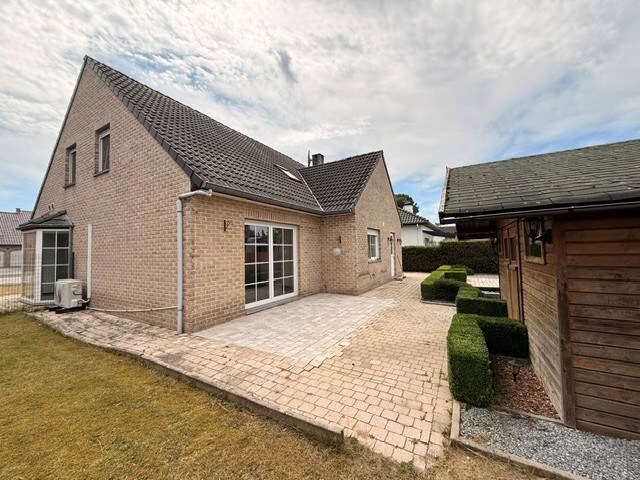 Vrijstaande, recente gezinswoning op 4a79ca met 3 slaapkamers te Maaseik. 