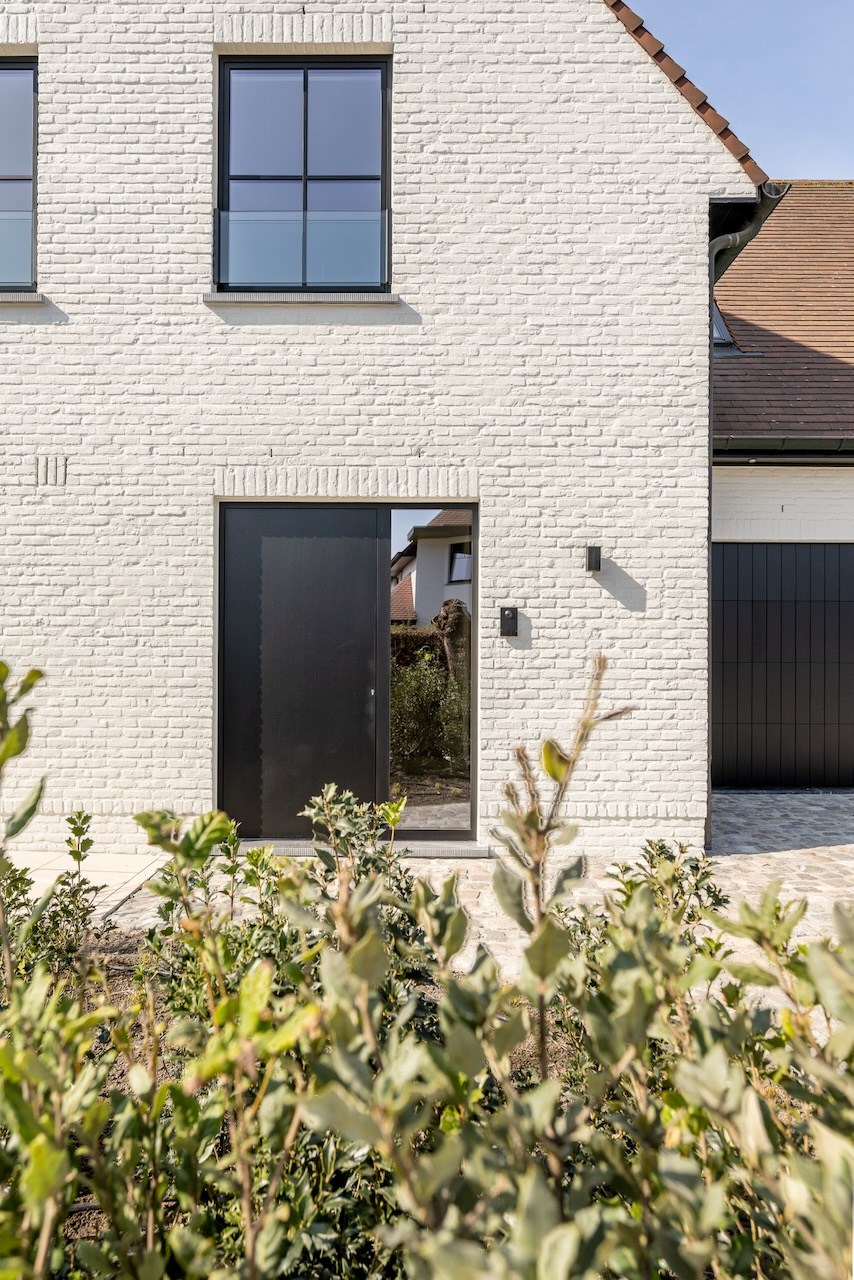 Cette magnifique maison individuelle rénovée avec une allée située dans un quartier calme à Knokke, offre tout ce dont vous avez besoin pour vivre confortablement. 