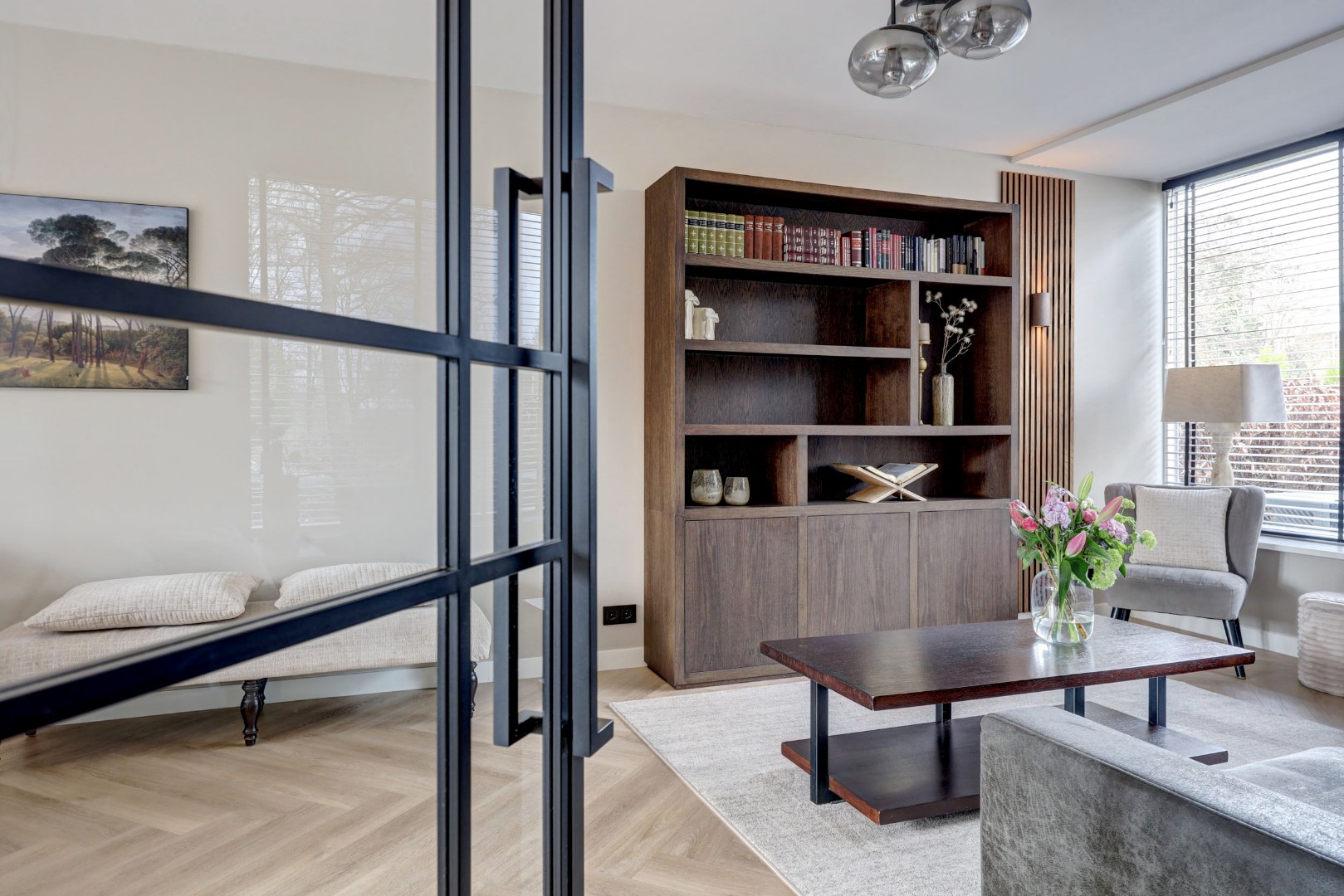 Energiezuinig (A++) en instapklaar 6-kamer gezinswoning met luxe keuken, vijf slaapkamers en zonnige tuin op het zuidoosten 