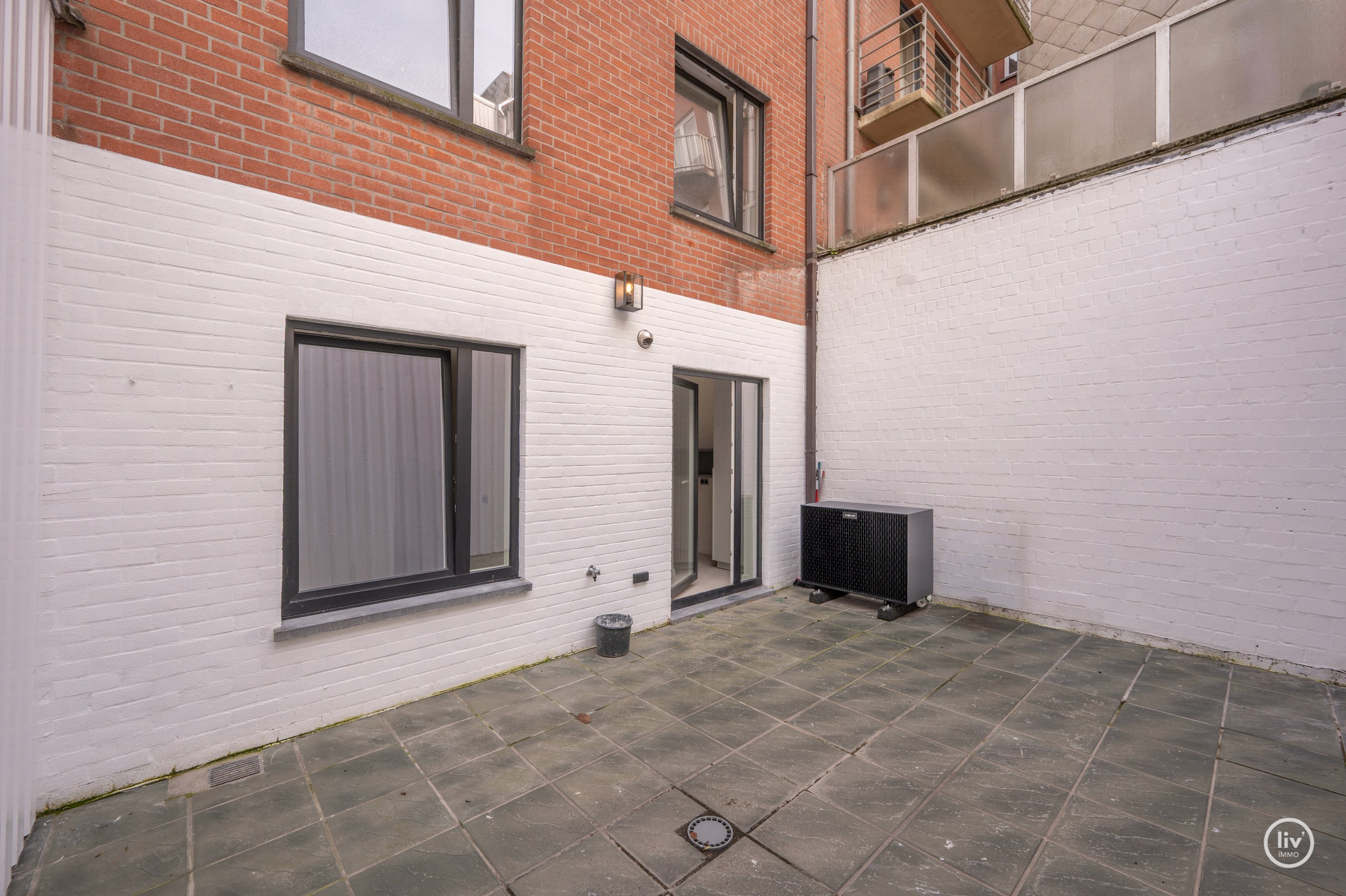 Gerenoveerd gelijkvloersappartement met koer in het Centrum van Knokke 