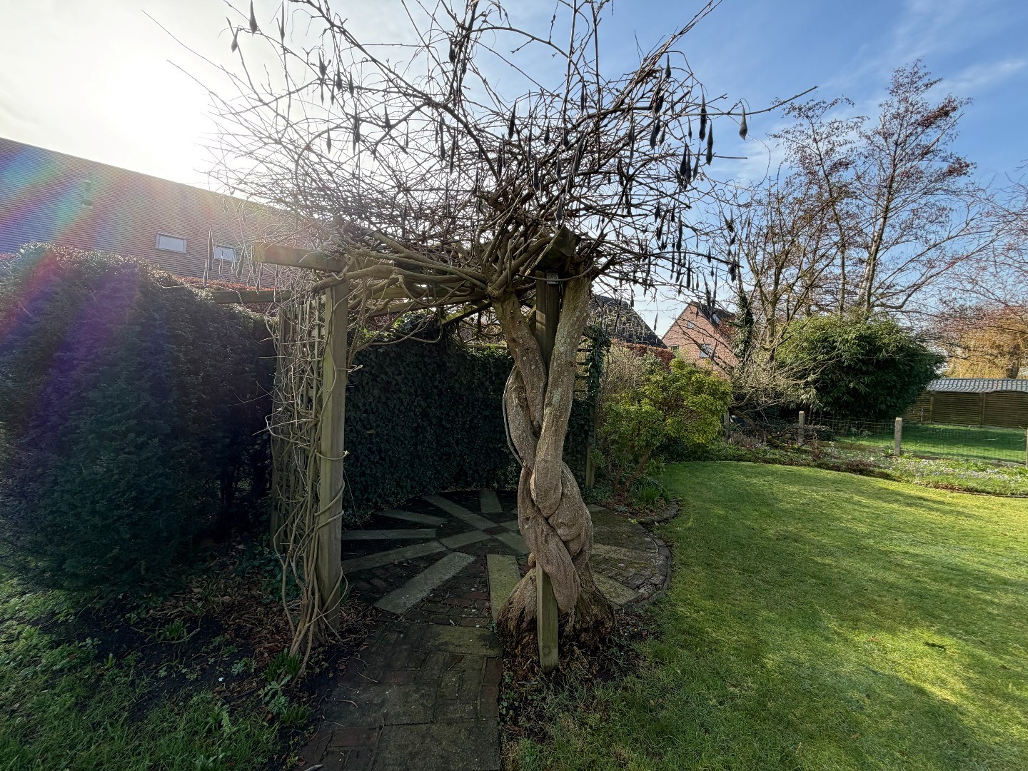 Ruime alleenstaande woning te huur met 3 slaapkamers, garage en tuin – Olmenlaan 99, Zulte 