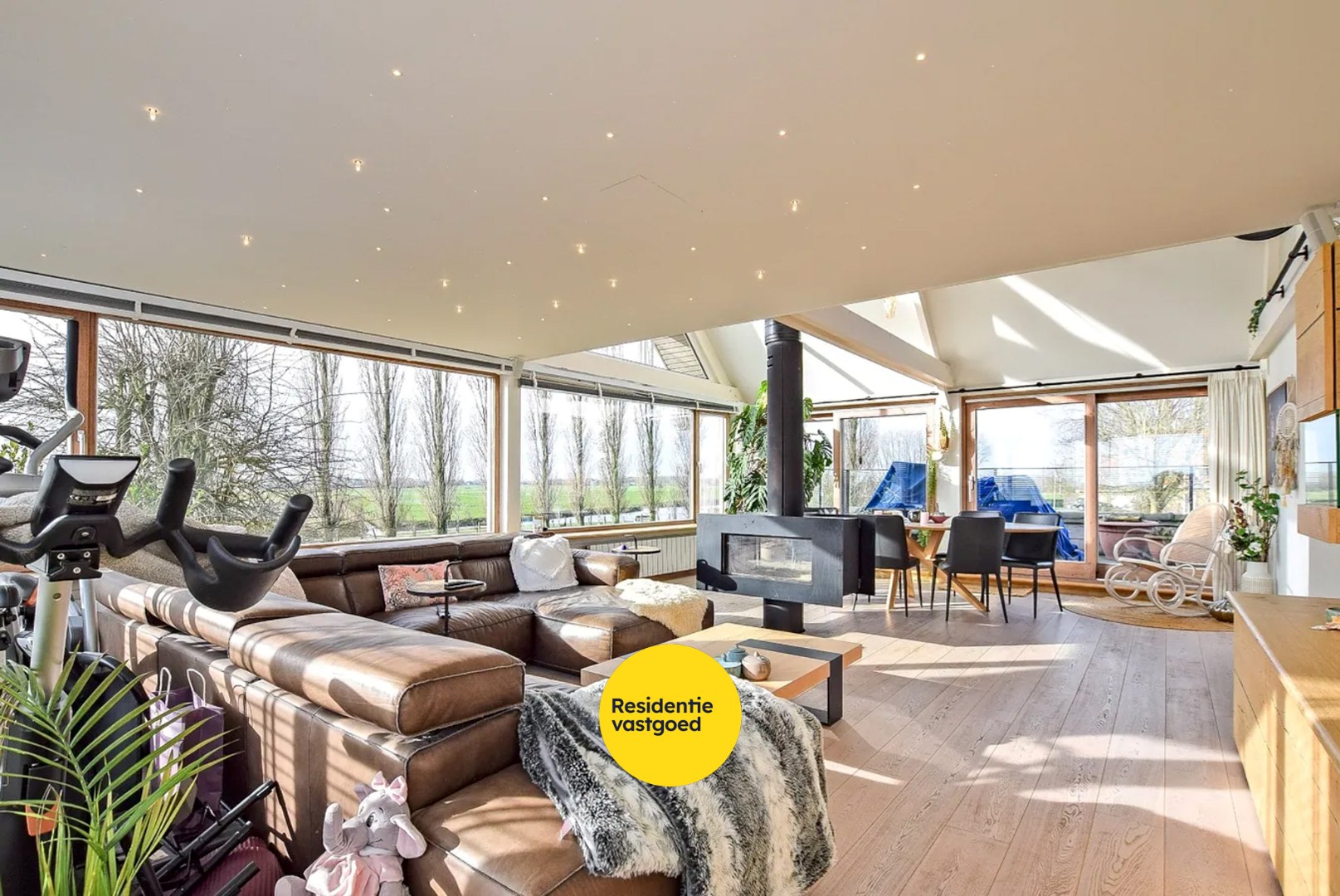 Restaurant met privéwoning en 2 B&amp;B-kamers op 4.370 m² 