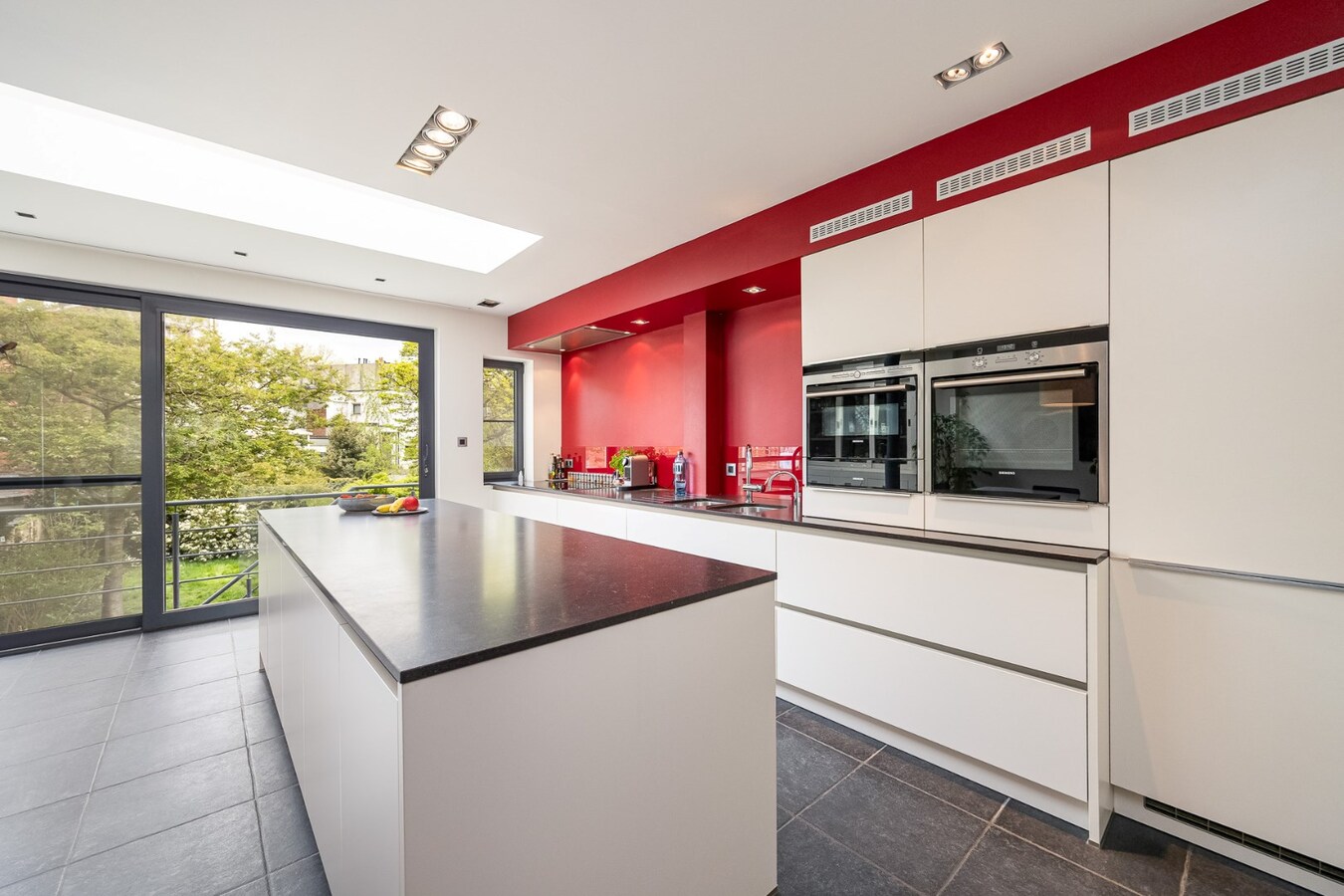 Belle époque woning met garage en tuin nabij 't Rivierenhof! 