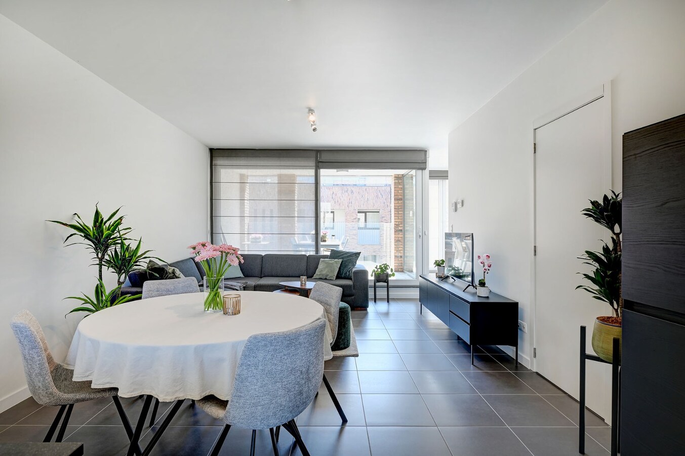 Centraal gelegen appartement met mooi terras en ondergrondse staanplaats 