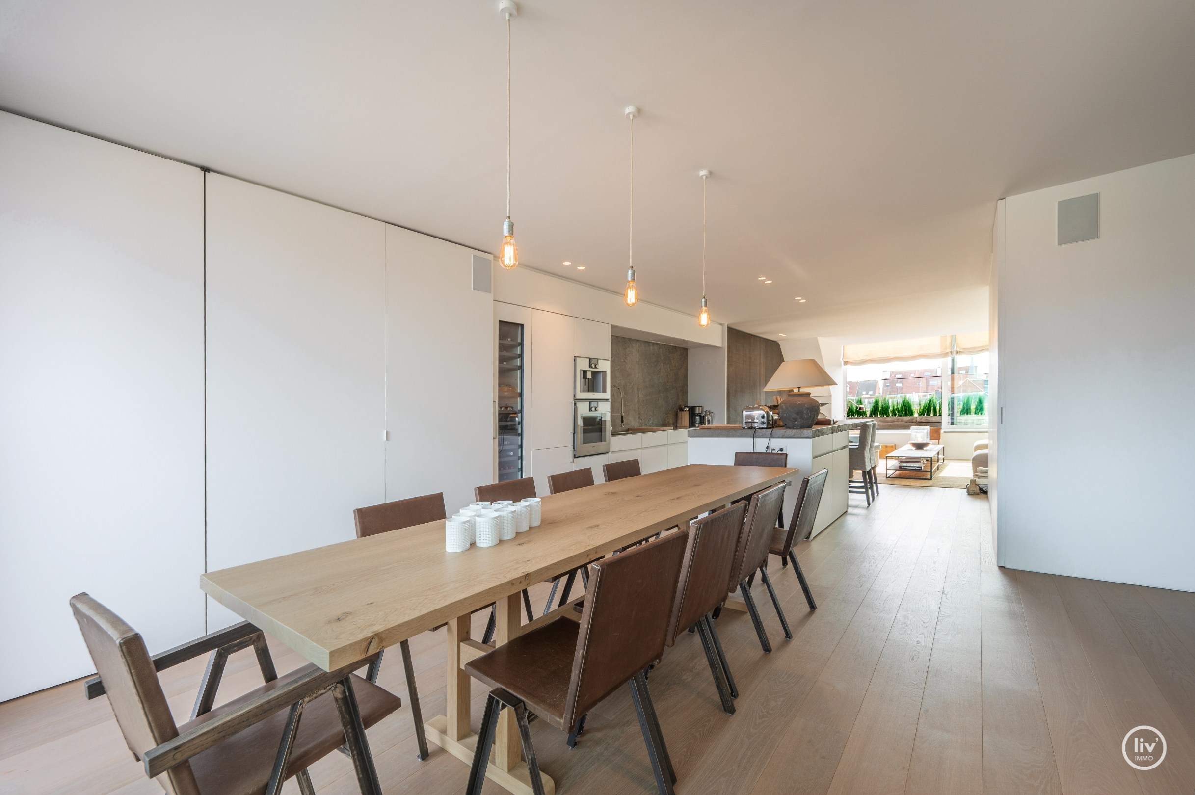Appartement duplex unique avec 4 chambres dans une résidence récente au centre de Knokke. 