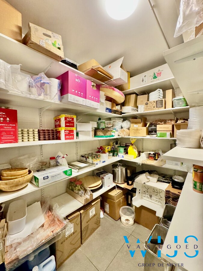 Instapklaar handelspand/lunchzaak in hartje Wachtebeke ! 