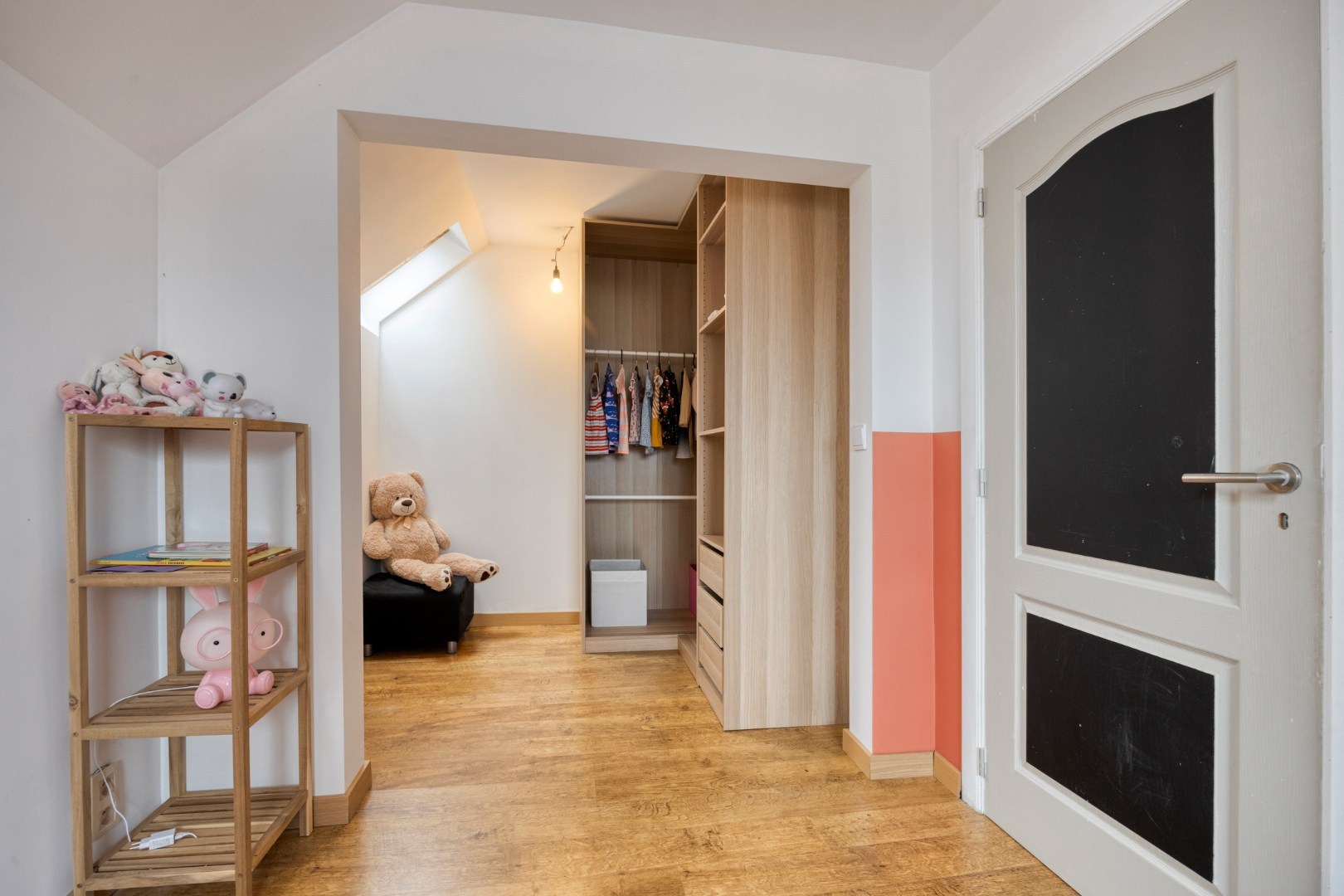 Open bebouwing met 4 slaapkamers, bureau, garage en prachtige tuin in Boutersem – EPC 158 kWh/m² - bewoonbare opp. 282 m² 