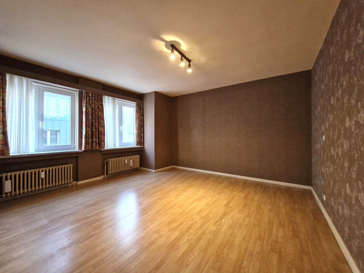 Groot hoekappartement met open zicht over de markt te Blankenberge 