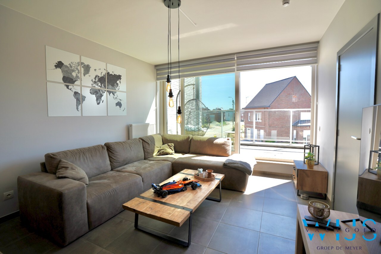 Instapklaar &amp; energiezuinig appartement met garage te Ertvelde ! 