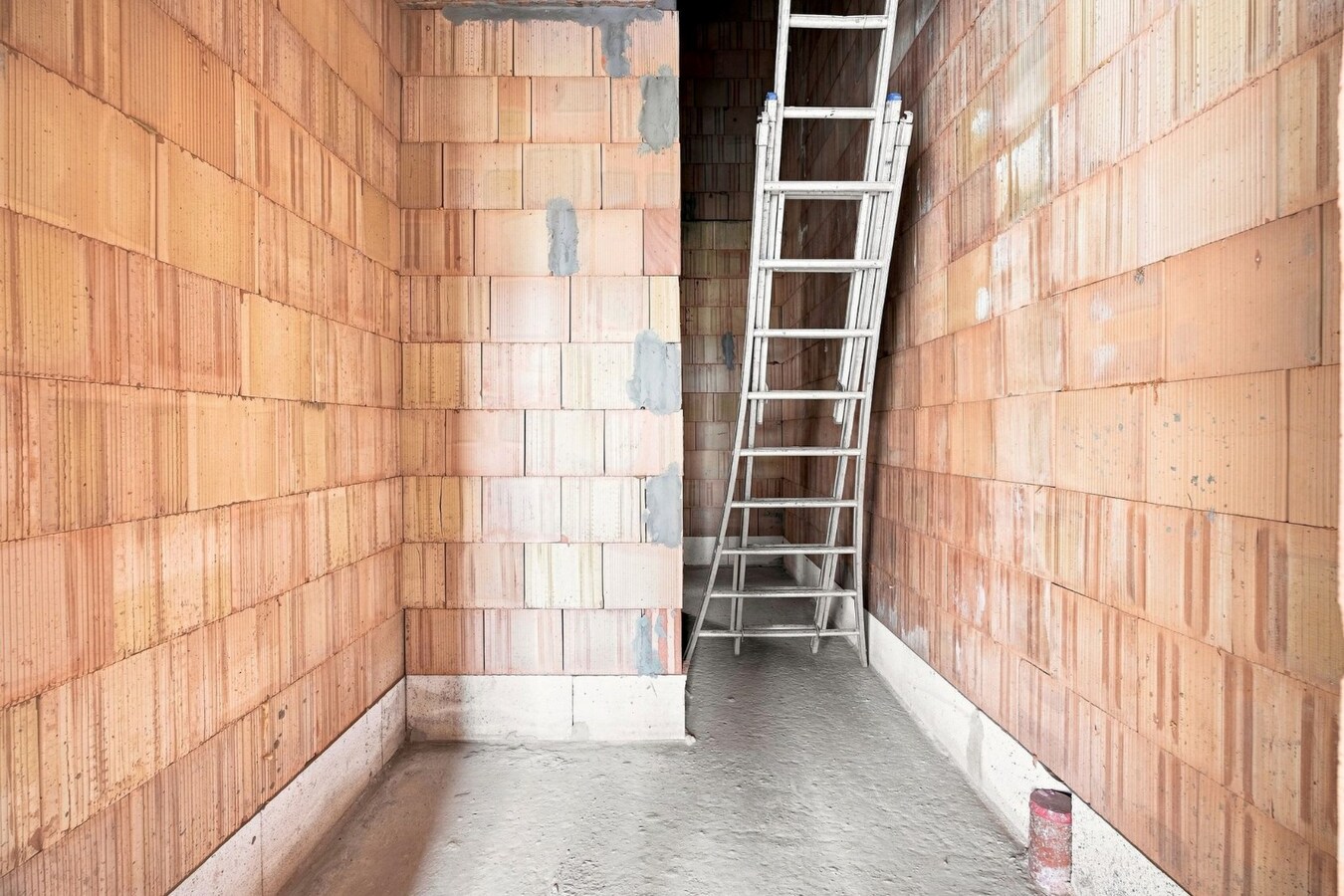 Ruime casco halfopen nieuwbouw met ruime garage in Merkem! 