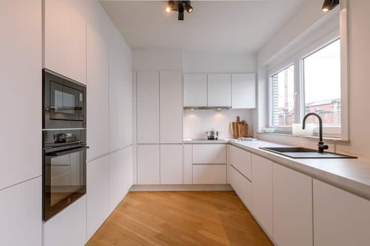 Ruim appartement  met 2 slpks en garage in Gent 