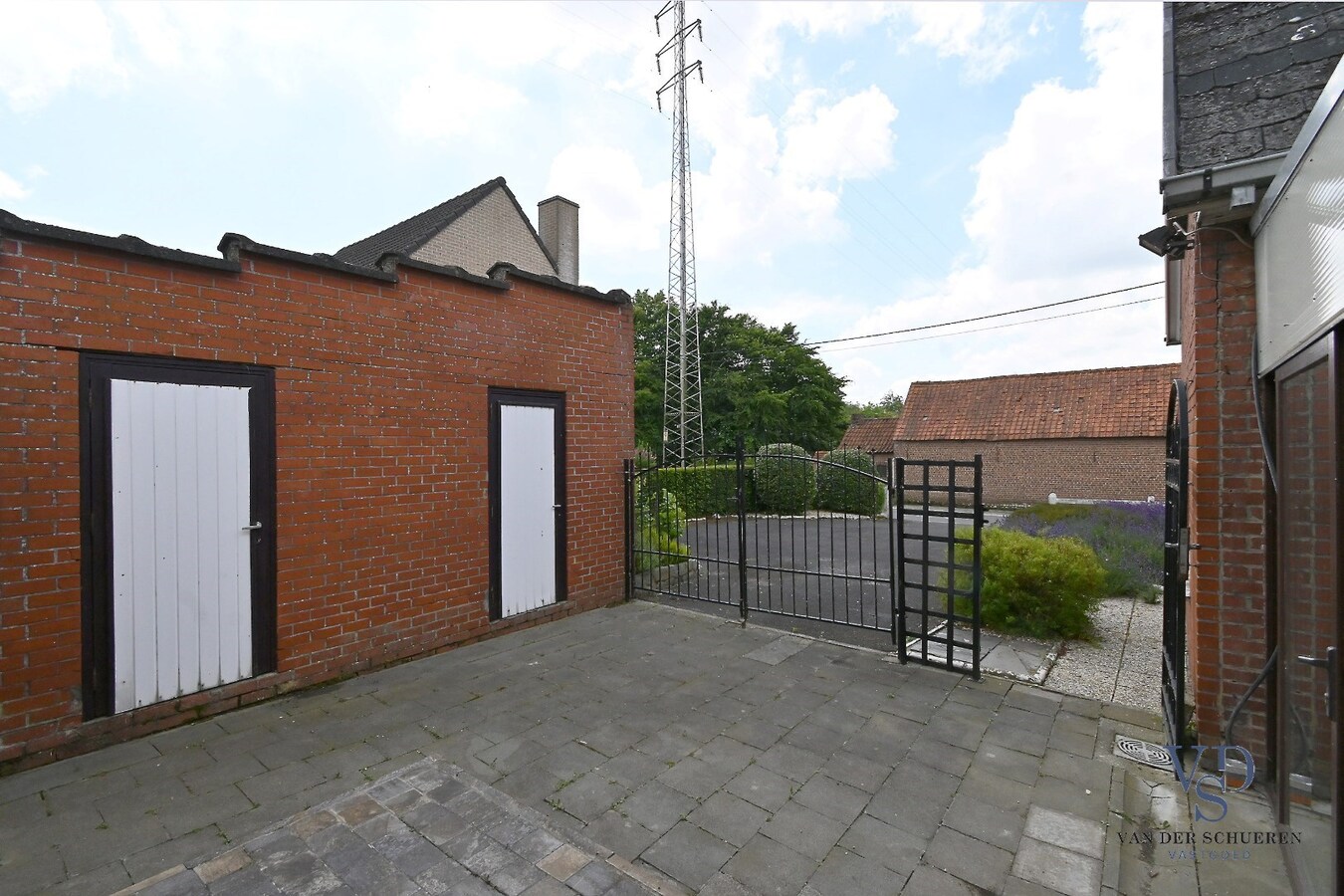 Degelijke eengezinswoning, landelijk gelegen 