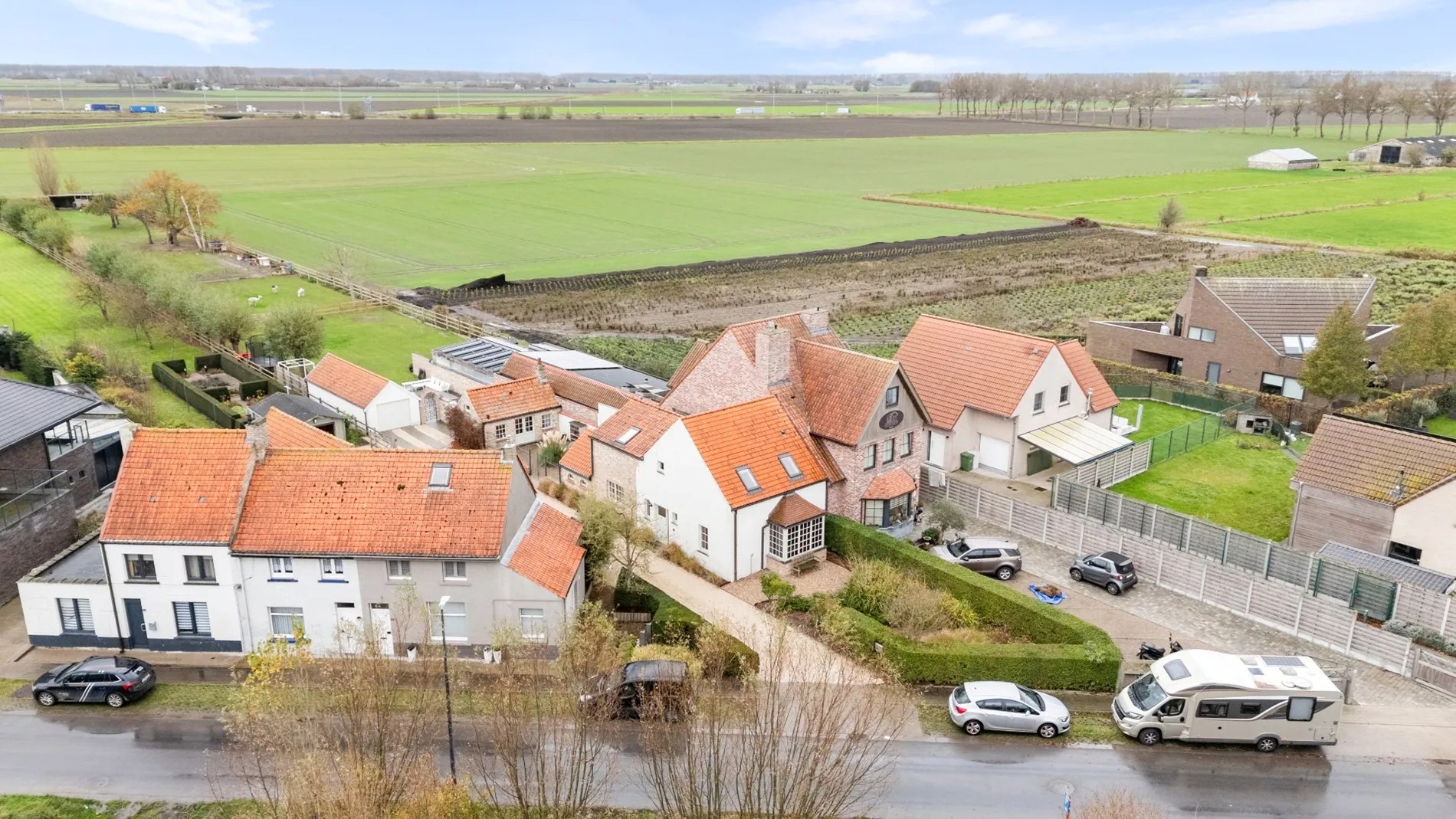 Charmante halfopen woning nabij Knokke met open zichten 