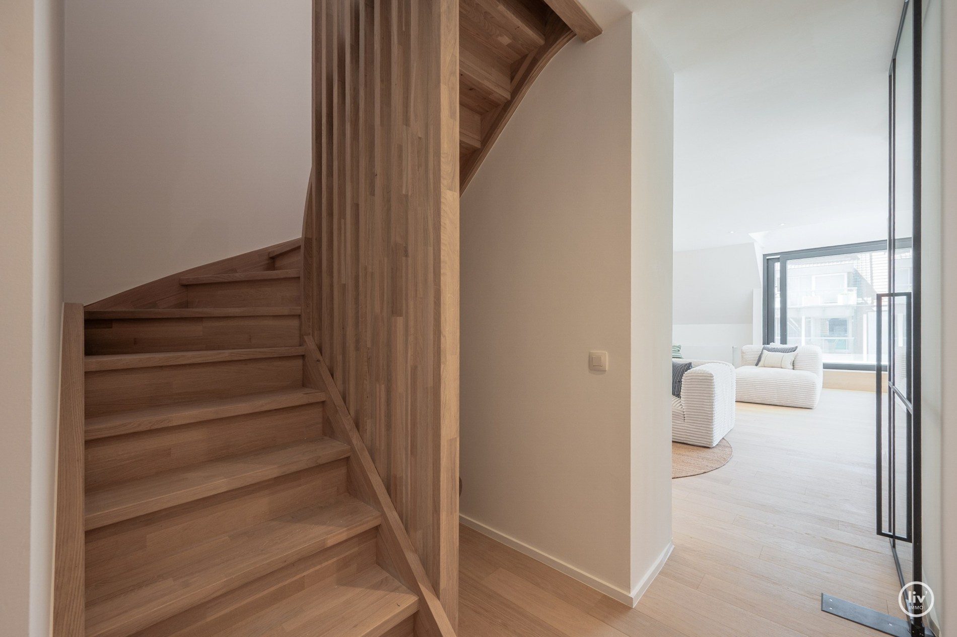Prachtige ruime duplex (216 m2) top gerenoveerd gelegen op de Leopoldlaan te Knokke. 