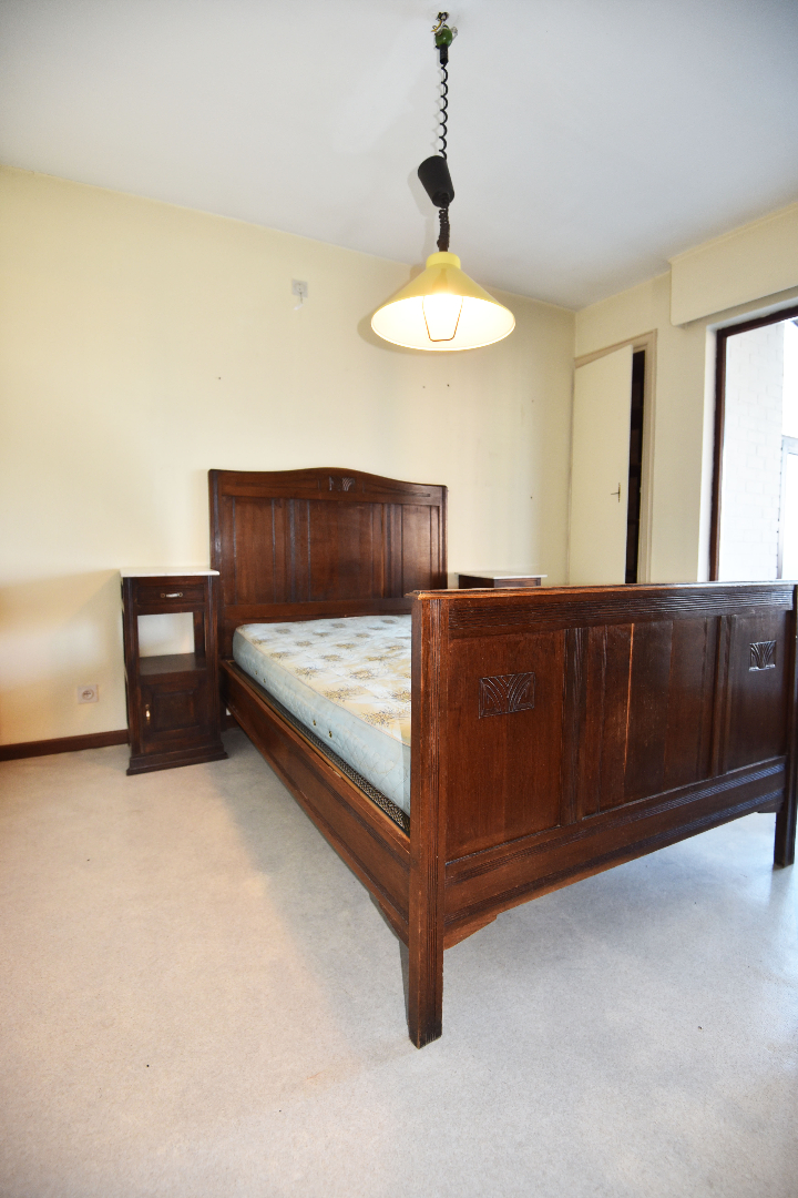 Te renoveren HoB met 3 slpks, tuin met zicht op weilanden te Adegem 