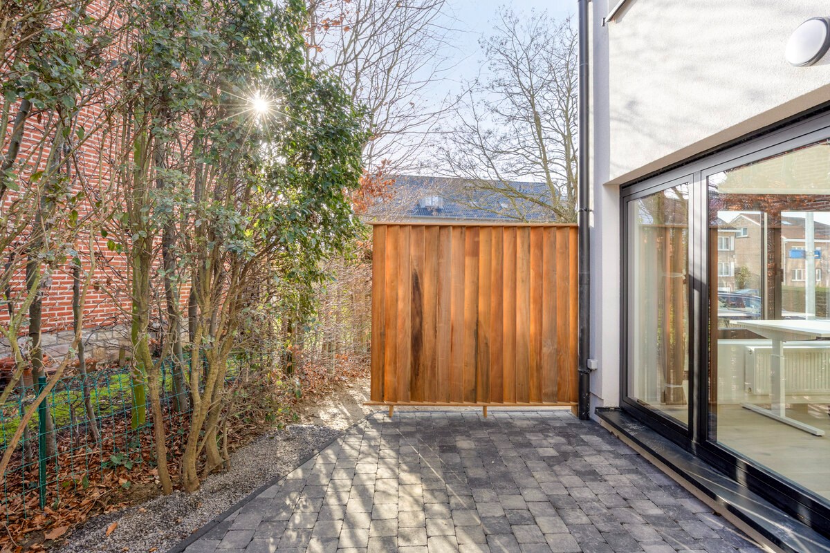 Volledig gerenoveerd en gemeubelde studentenkamer met privé badkamer en tuin - EPC A! 