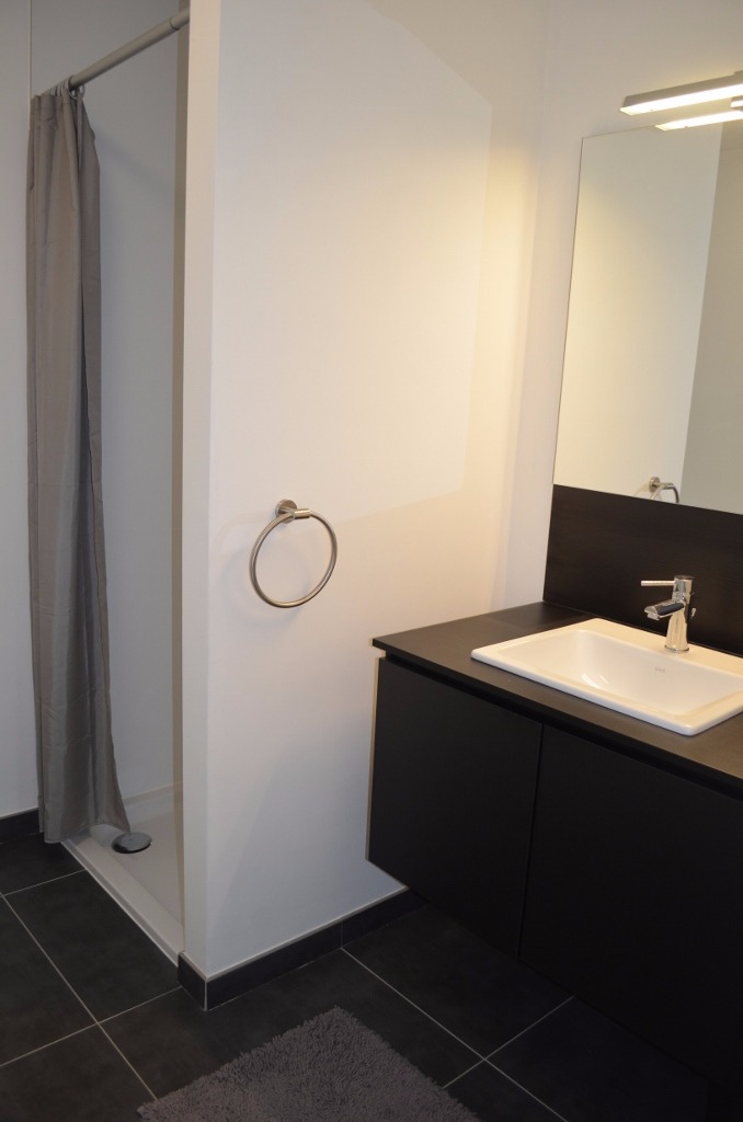 Recente halfopen bebouwing met 4 slpks en tuin te Maldegem 