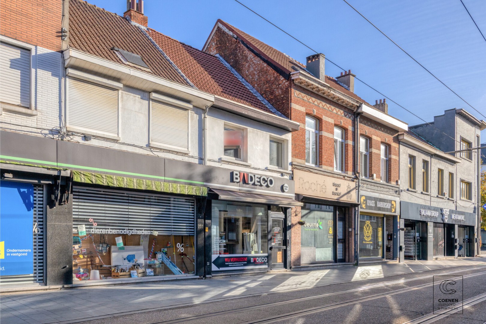 Handelspand met potentieel voor woongelegenheid op toplocatie te Deurne! 