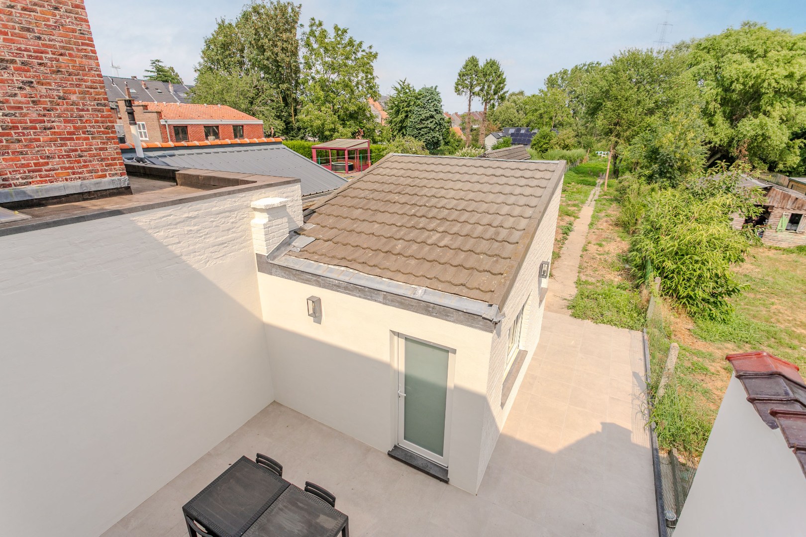 Gerenoveerde woning (EPC B) met 3 slpks (5 mogelijk) garage en tuin in een rustige straat te Lembeek 