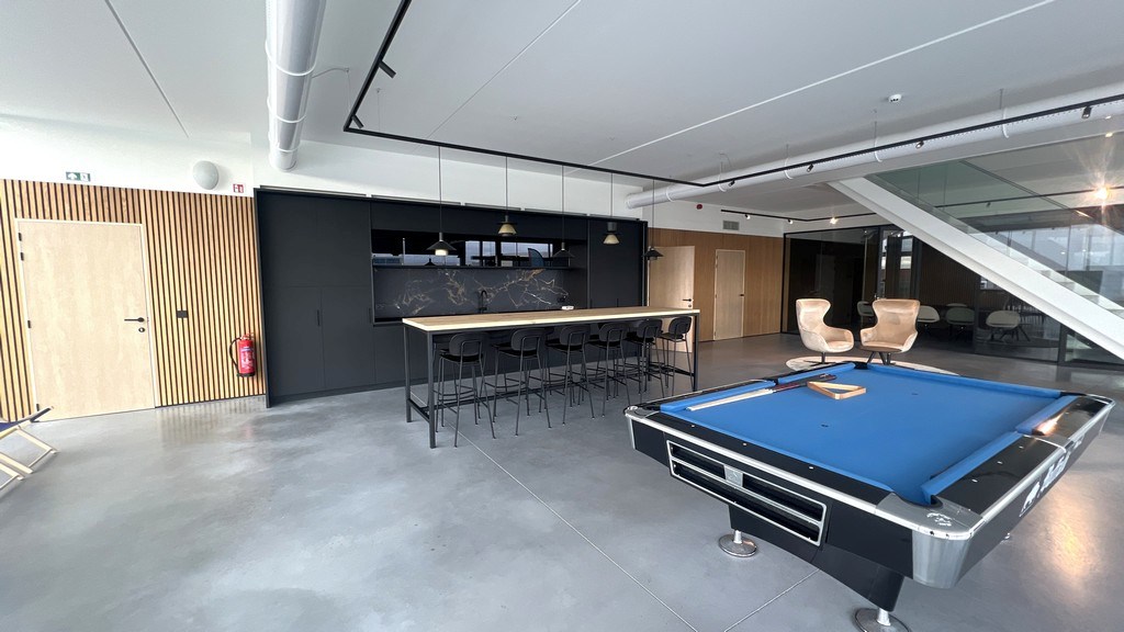 High-end bedrijfsgebouw te huur op bedrijventerrein E17/4 in Lokeren