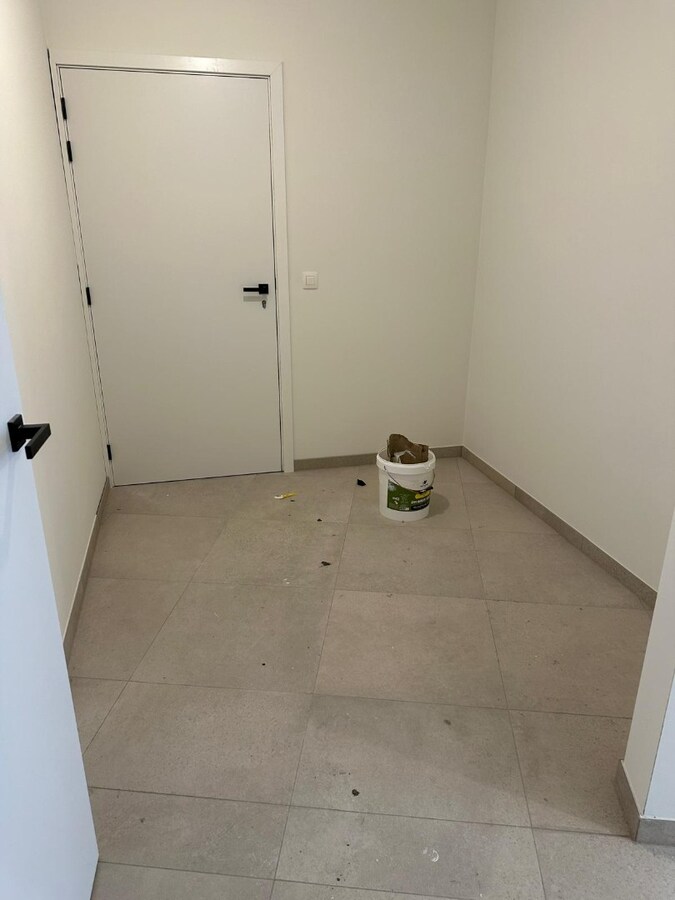 Appartement te huur op 1ste verdiep 