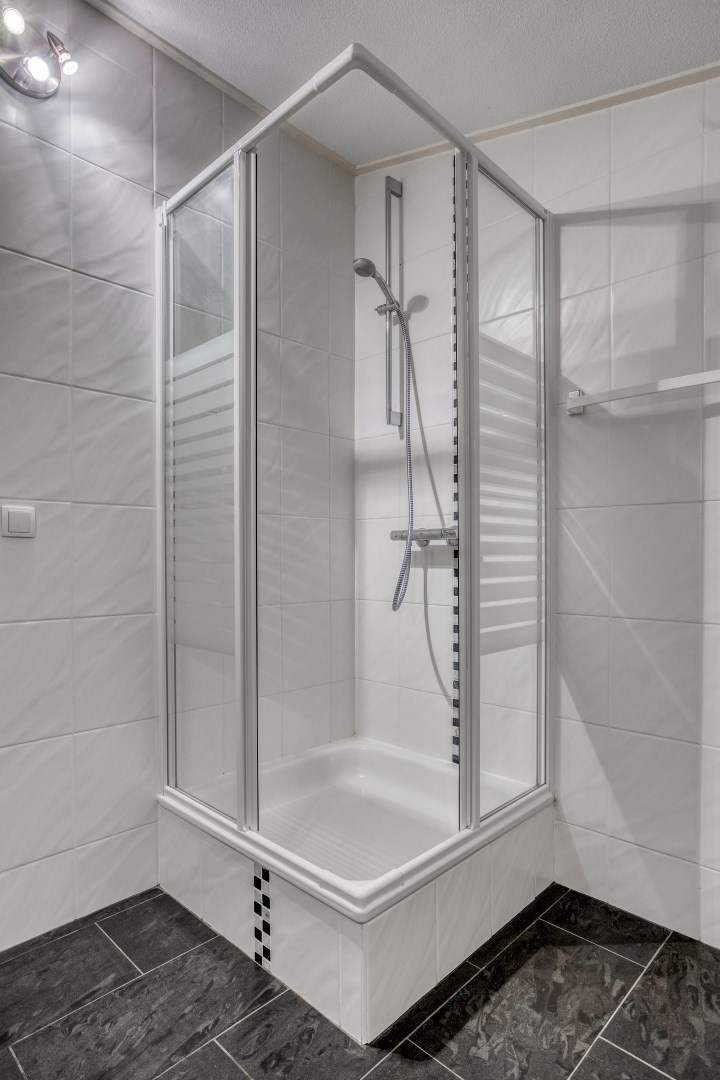 Wonen aan het water – Royale vrijstaande villa (adres: Zwanenlaan 11 te Kamperland) op steenworp afstand van het Veerse Meer. 