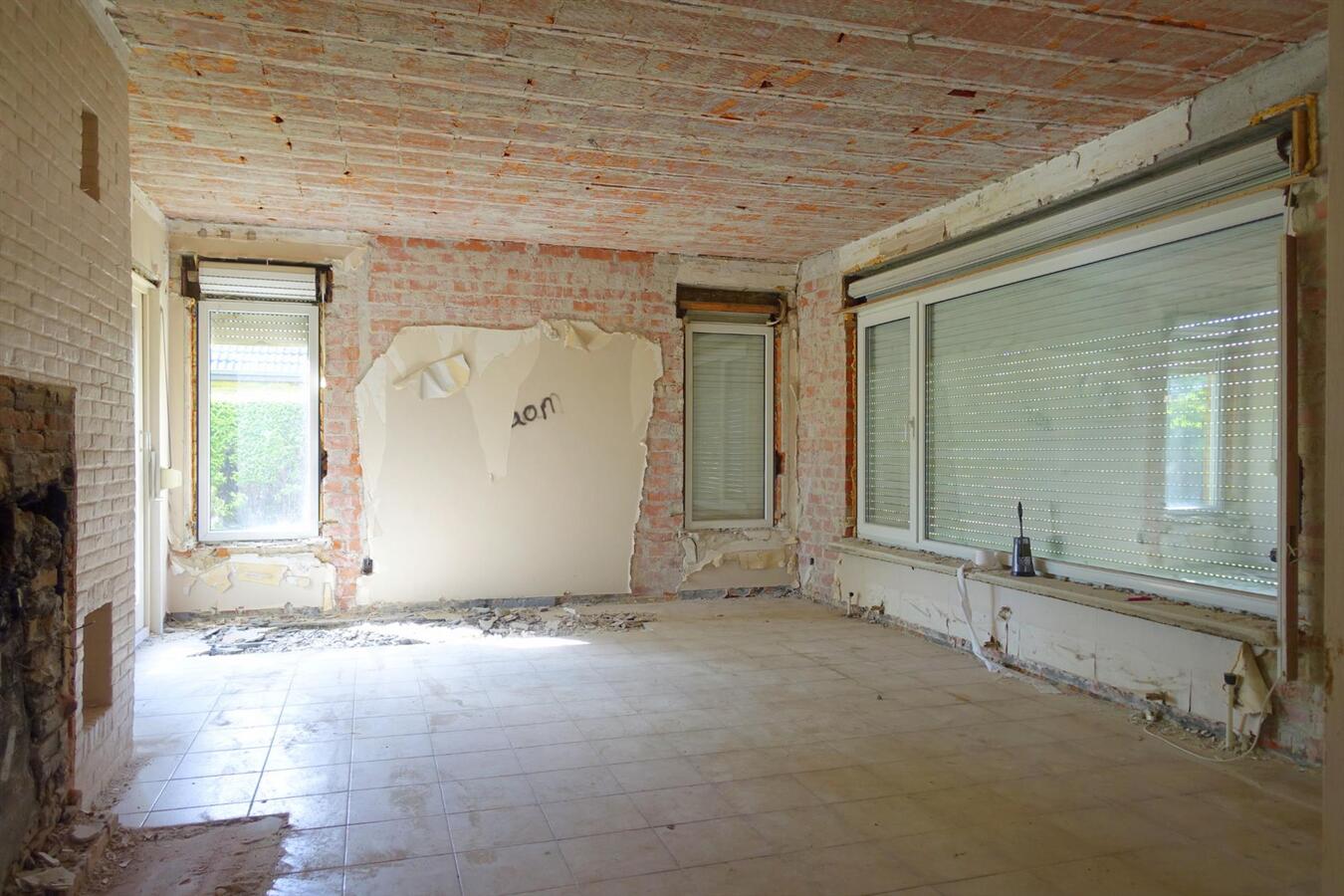 Te renoveren bungalow op topligging 