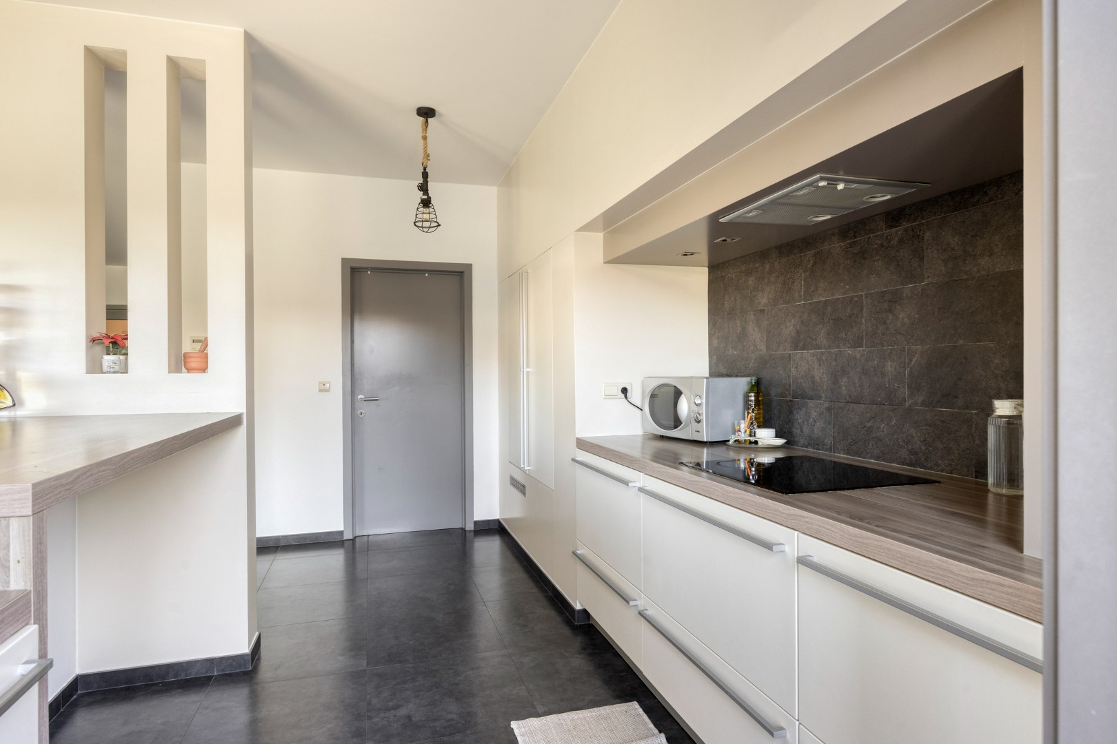 Luxueus gelijkvloers appartement met 2 slpk. in het centrum van Geel 