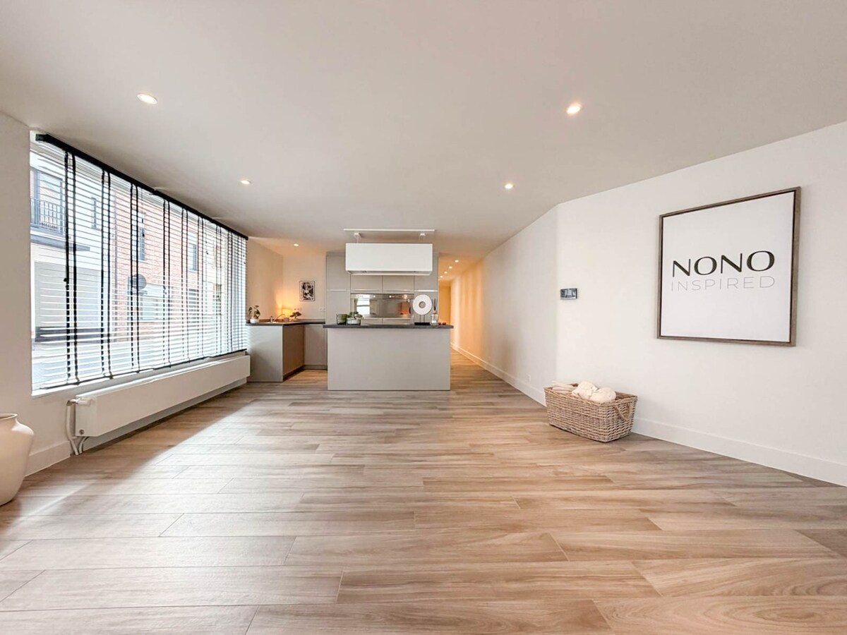 Prachtig en zeer ruim gelijkvloers appartement met zeer ruime garage 173m2 *** NONO INSPIRED ***! 