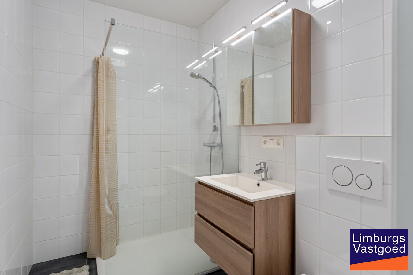 Appartement (80m²), 2 slpk, 2 ruime terrassen, autostaanplaats + kelderberging 