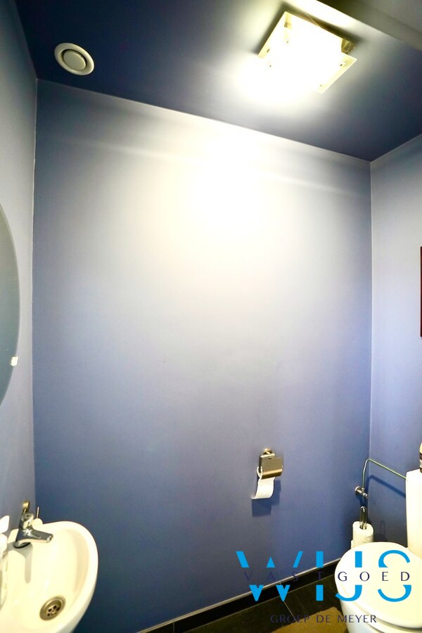 Instapklare halfopen bebouwing in rustige, kindvriendelijke woonwijk ! 