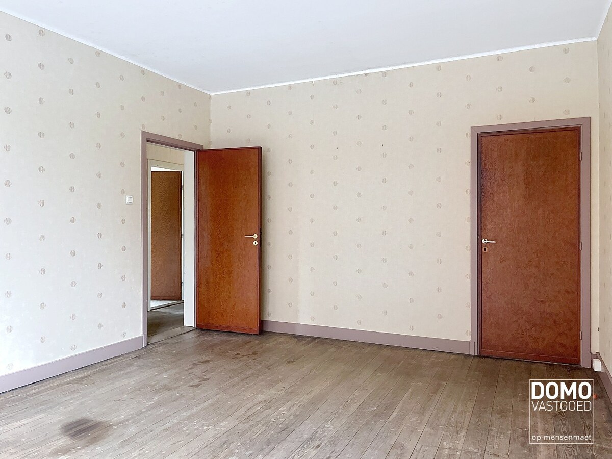 RUIME WONING MET KANTOORRUIMTE/PRAKTIJKRUIMTE 