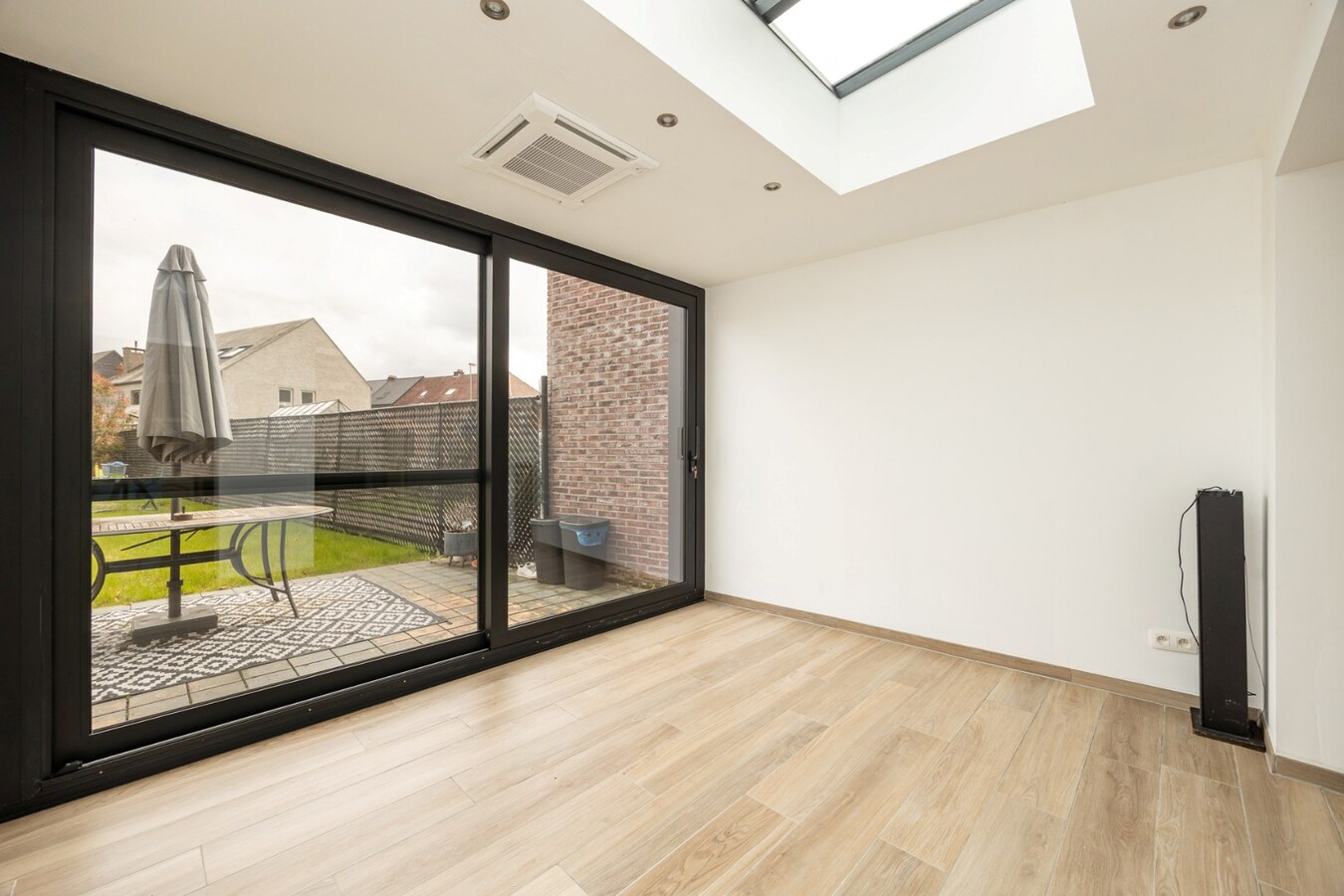 Instapklare HOB met 4 slpk en tuin te Willebroek! 