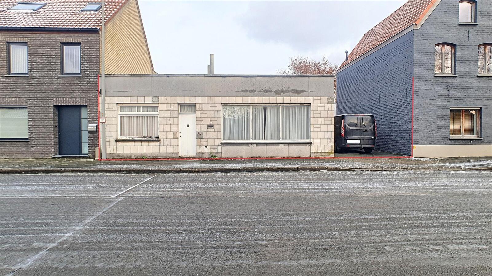 Te renoveren woning of projectgrond - Moerkerke 