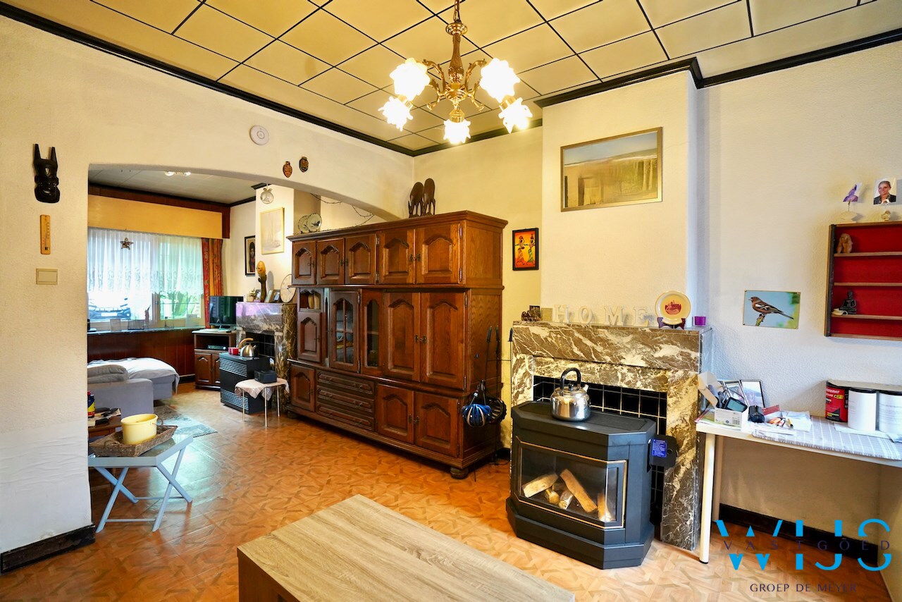 Te renoveren karaktervolle gezinswoning te Eeklo ! 