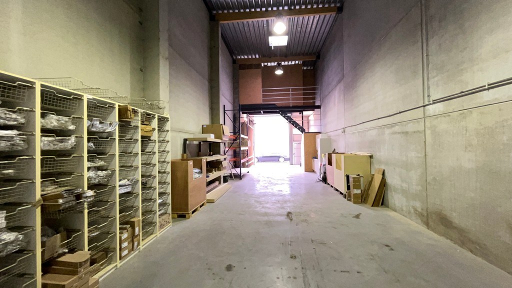 Bedrijfsunits te huur vlakbij Ovaal van Wippelgem in Evergem