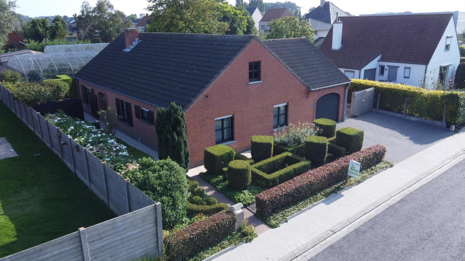 Rustig gelegen instapklare woning met 4 slaapkamers op 690 m² te Koekelare 