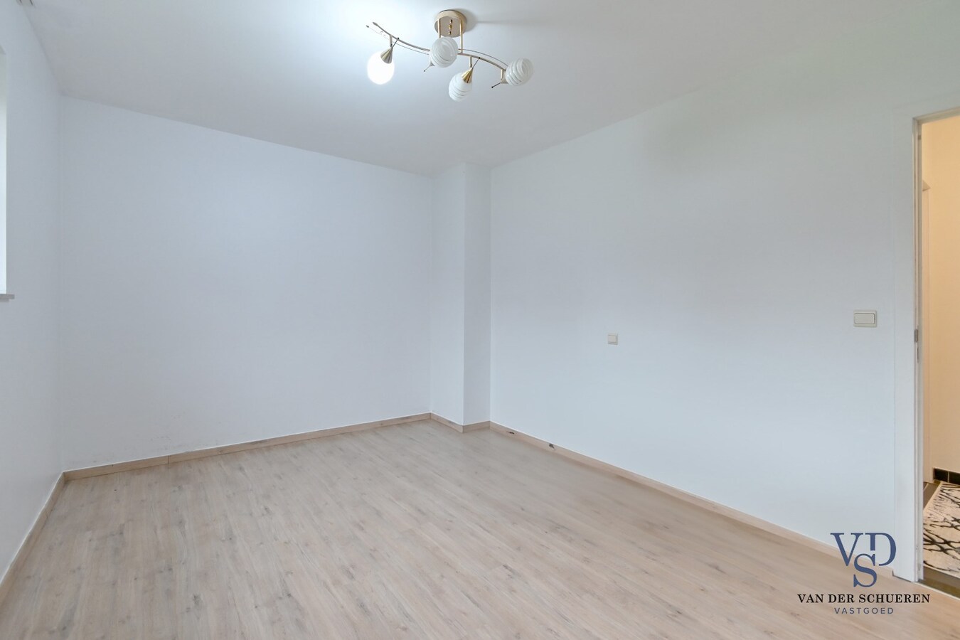 3 slpk-appartement (+ terras + kelder + garage). 