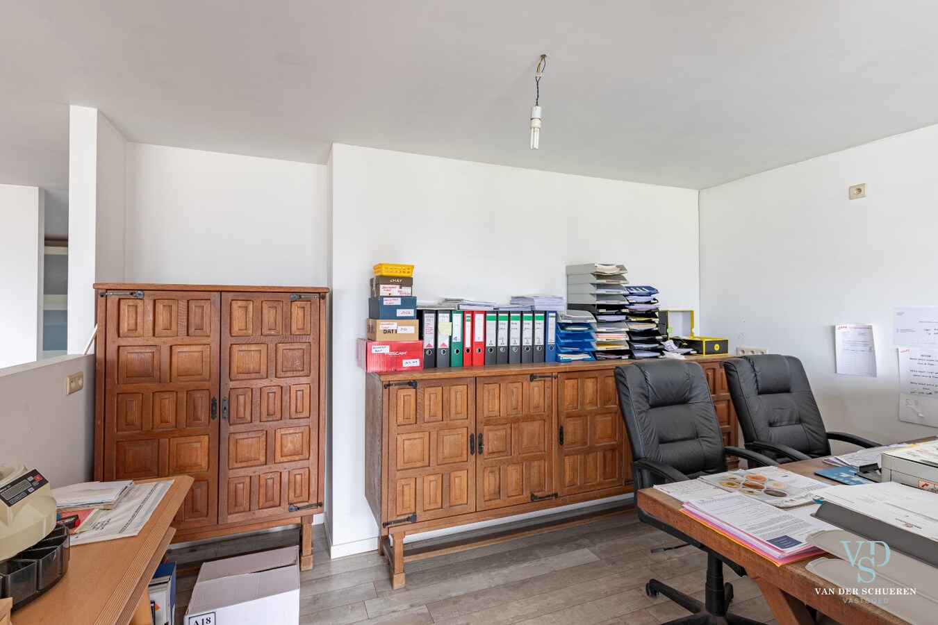 Handelspand mét woongelegenheid op commerciële locatie 