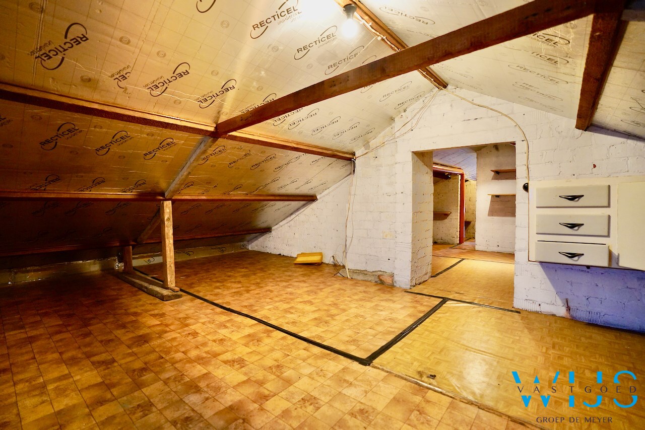 Ruime bungalow op een ideale locatie te Ertvelde ! 