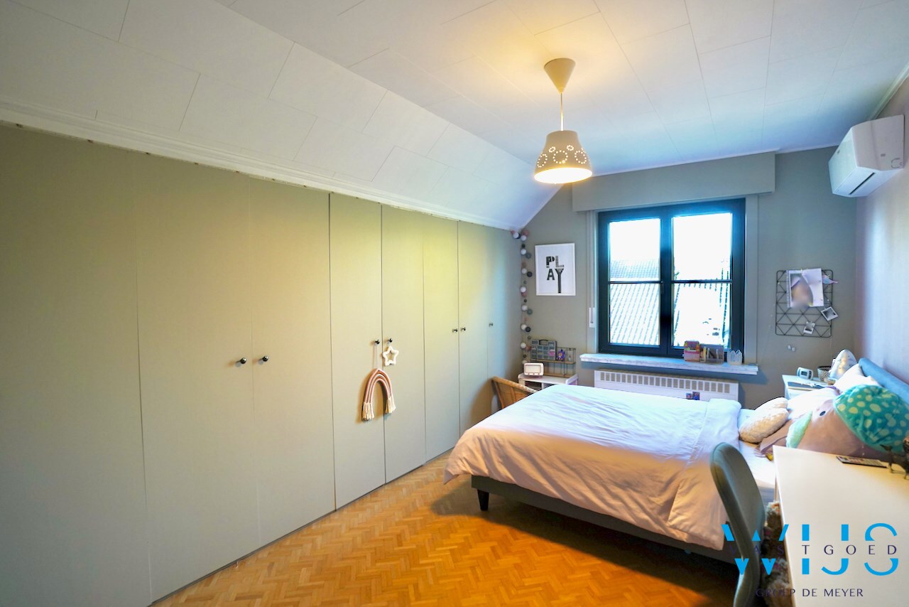 Prachtig ruim woonhuis met volwaardig bijgebouw ! 