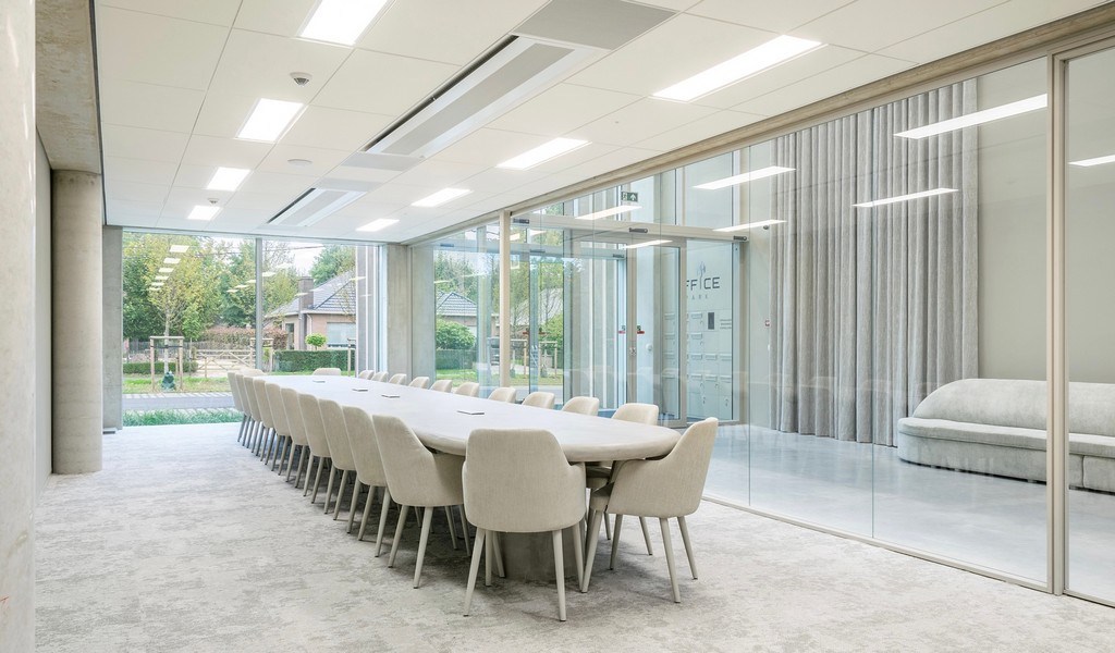 Energiezuinige kantoren te huur in Office Park aan E17 te Lokeren