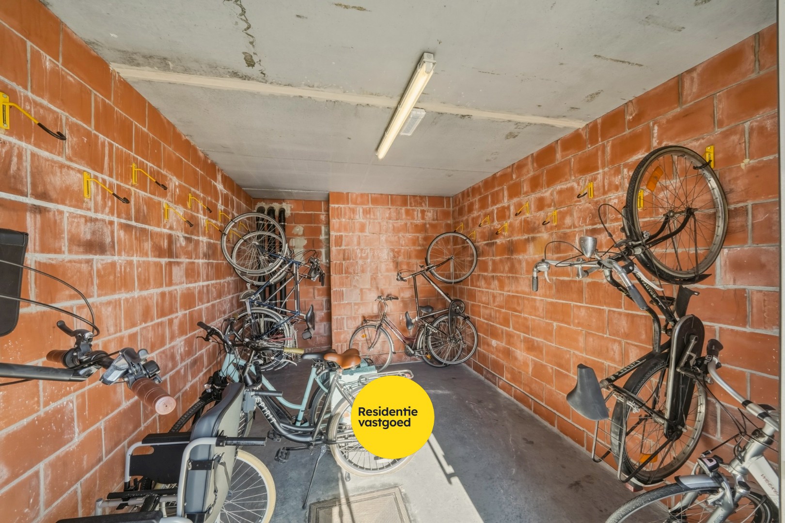 Instapklaar 3- slaapkamerappartement op toplocatie aan het strand! 