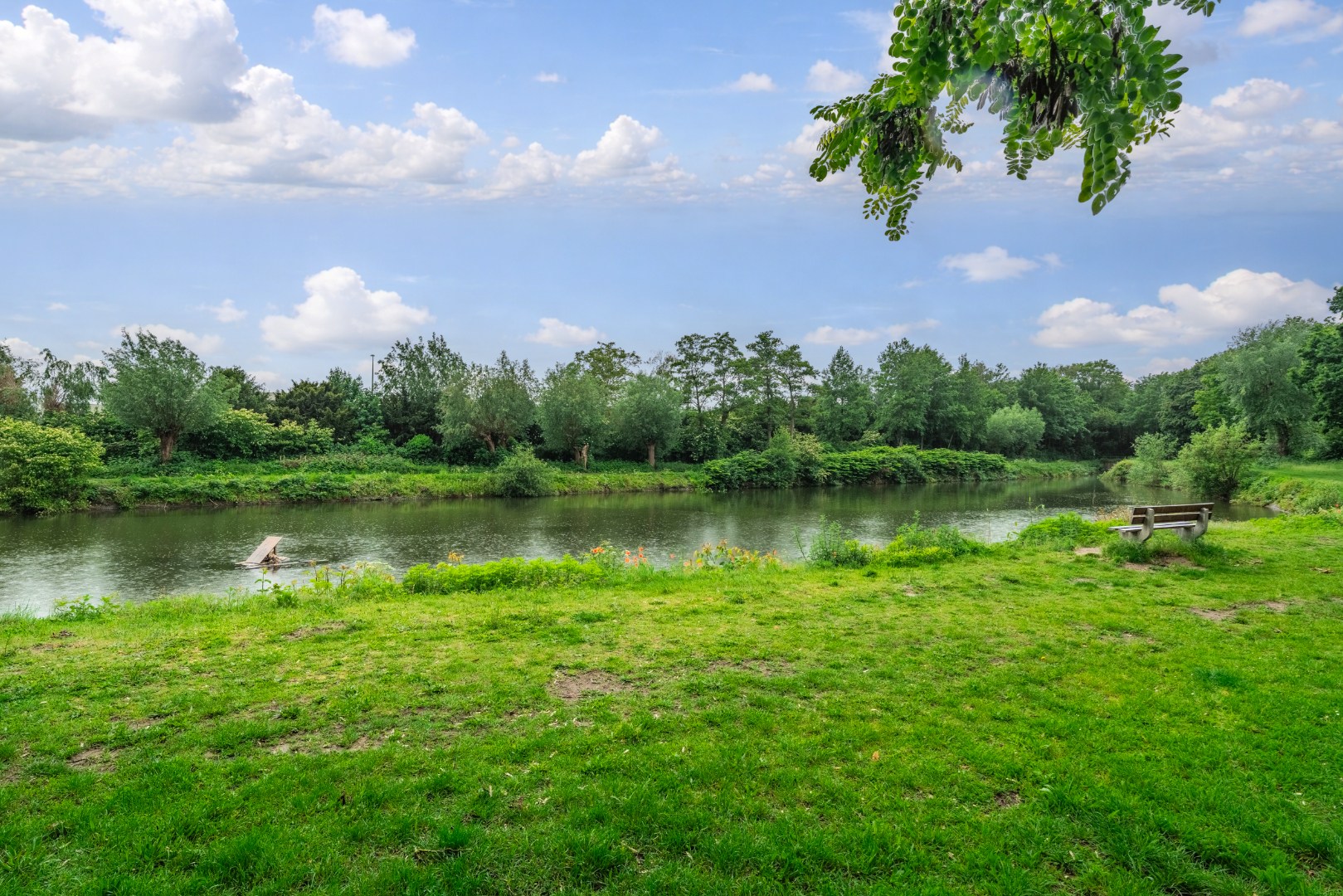 Karaktervolle voormalige apotheekwoning aan het water 