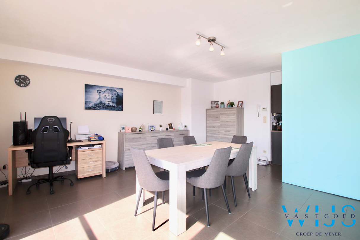 Instapklaar appartement met ZEER RUIM zonneterras te Ertvelde ! 