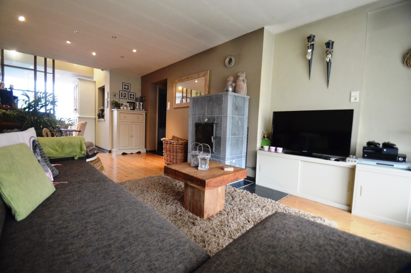 Mooie woning met hangar en ingericht appartement - Duinbergen 