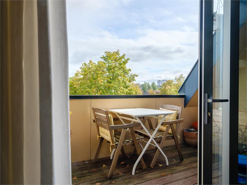 Instapklaar appartement met zicht op water. 