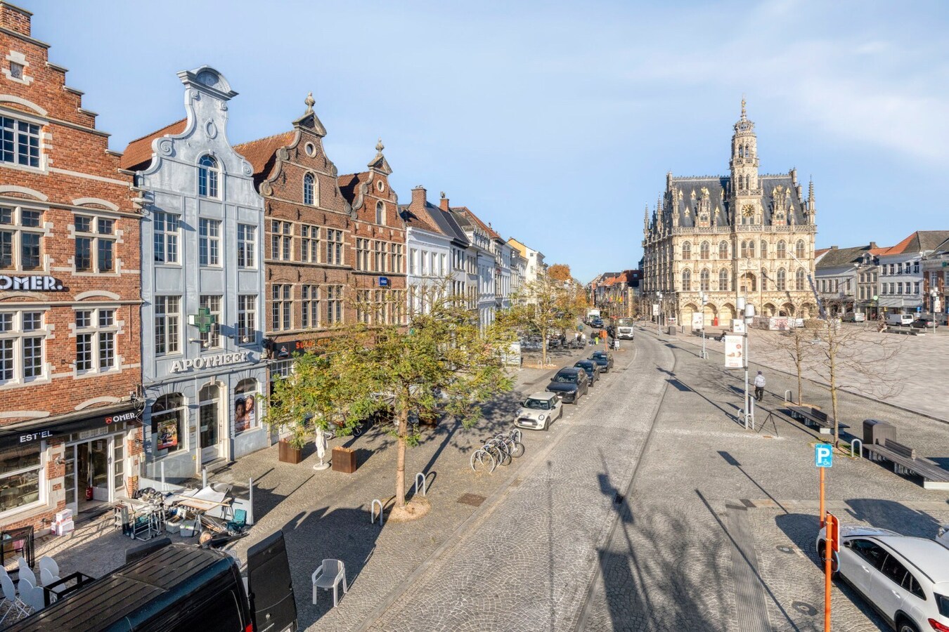 DE MARKT van Oudenaarde: apotheek woning met licentie 