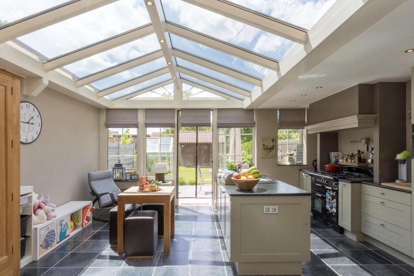 Instapklare woning met zonnige tuin op toplocatie 